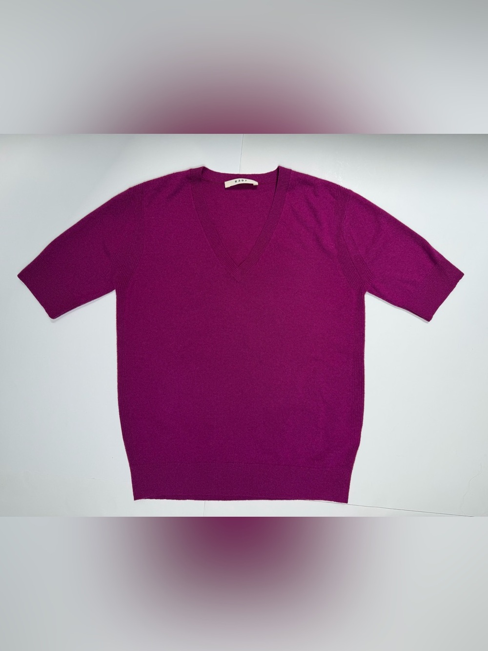 sz small 6397 Womens  V-Neck Short Sleeve Sweater - Magenta 70%wool 30% cashmere